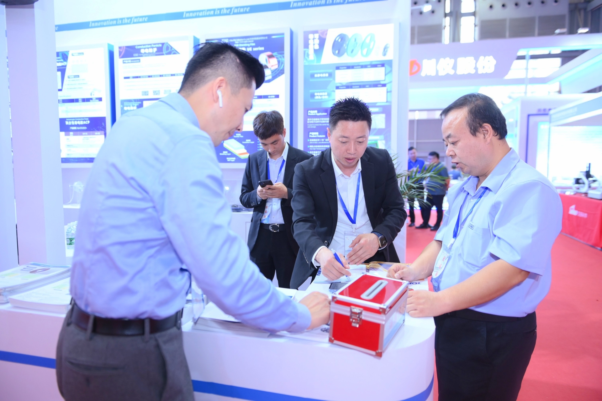 JUN_3369-opq419721464 (1).jpg